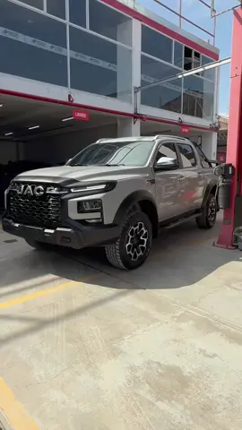 ✨ Protege y mejora tu vehículo con estilo y seguridad ✨ En Audiotuning realizamos la instalación de polarizado 3M junto con lámina de seguridad de 6 micras, brindándote protección solar, privacidad y resistencia ante impactos 🔒☀️ Tu pickup no solo lucirá más elegante, sino que también estará mejor protegida frente a rayos UV y posibles robos. 💪 Seguridad, confort y estética en un solo servicio. 📍 Visítanos y dale a tu vehículo el nivel de protección que se merece. #Audiotuning #Polarizado3M #LaminaDeSeguridad #JacT9 #ProtecciónTotal 