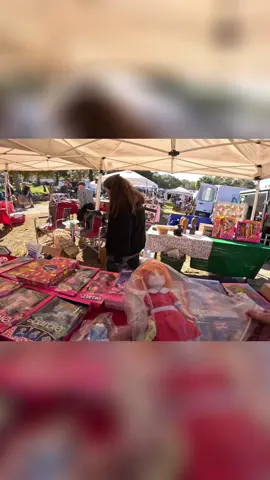 Shopper finds Annie doll, then buys a Barbie at the outdoor market! Would you buy this? #AnnieDoll #Barbie #OutdoorMarket #ToyCollector