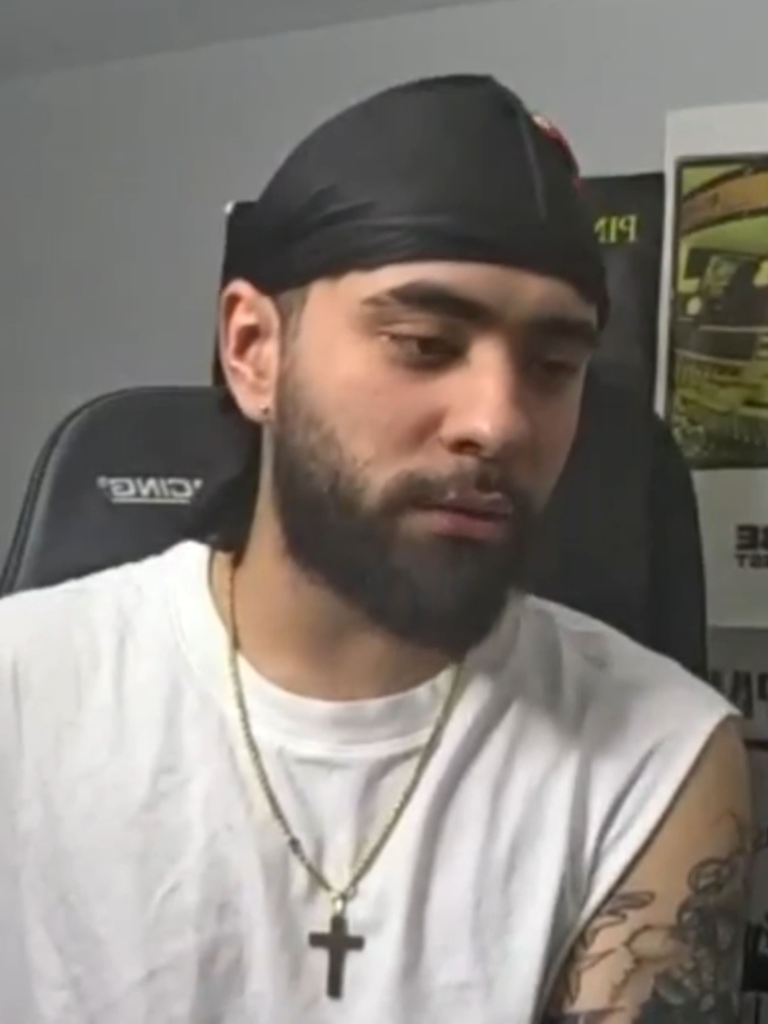 ¿Quién se pinta el CABELLO ROJO para CERRAR CICLOS? 💀 #parati #fyp #viral #humor #streamer #kickclips #gamerentiktok #cabellorojo #cerrandociclos #deprimido #malmomento #situaciones #bromas #comedia