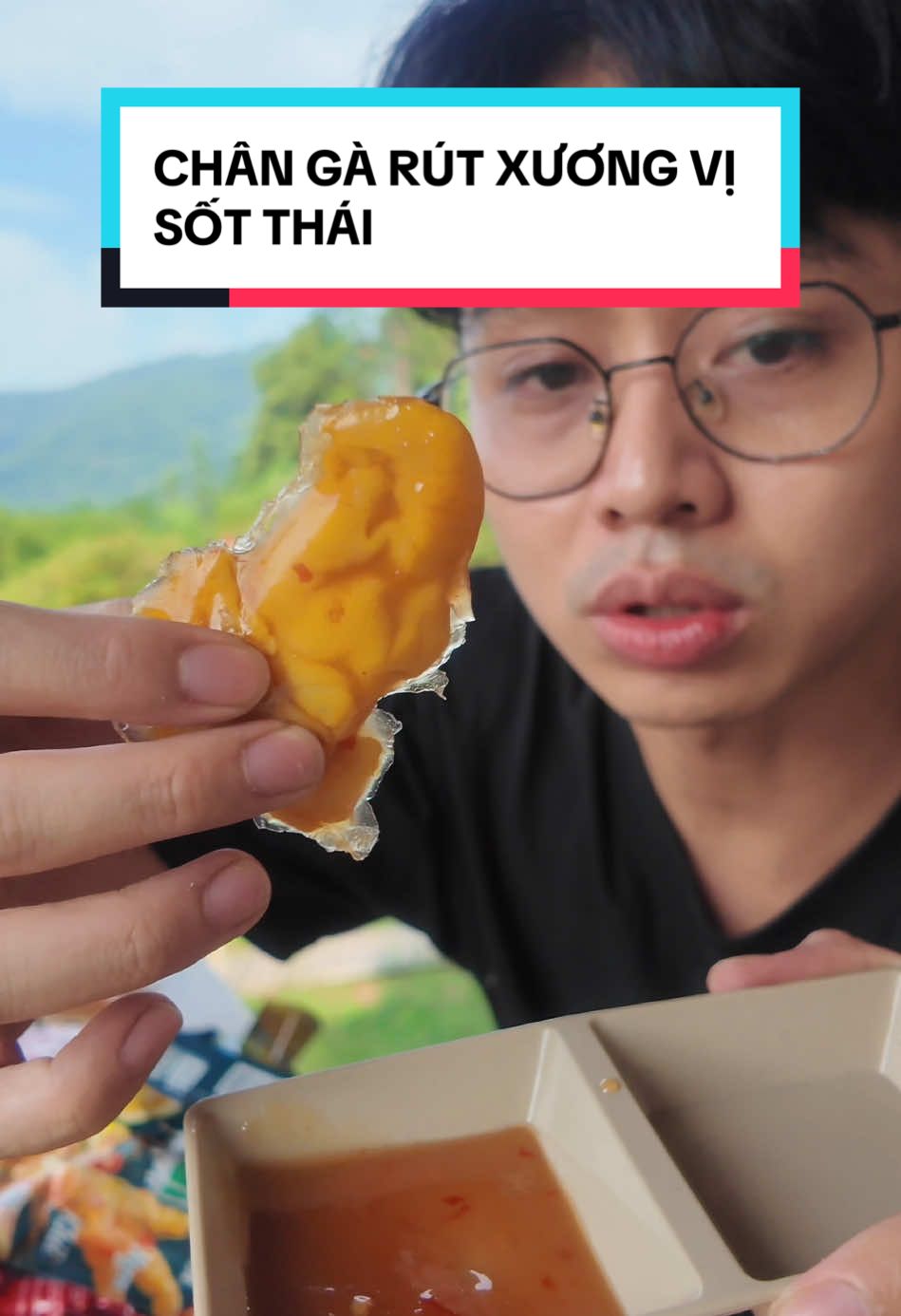 Chân gà rút xương vị sốt thái. #reviewnghiemtuc #foodtiktok #ancungtiktok #changarutxuong 