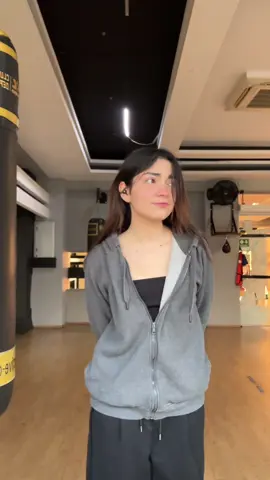 Les debo los 6 pies de alta y lo súper fuerte 