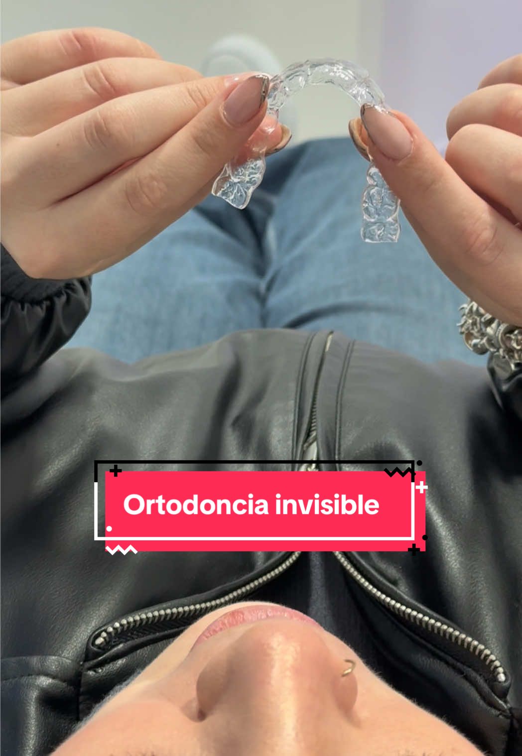 Ortodoncia invisible.  Si quieres arreglar tus dientes porque tu sonrisa es parte de tu personalidad y te interesa que se note lo mínimo porque trabajas con público o simplemente quieres evitar las rozaduras de los brackets, la ortodoncia invisible es tu opción de tratamiento. No dudes en consultarme.  Te espero en consulta.  #ortodonciainvisiblemadrid #ortodoncistamadrid #parati #foryoupage❤️❤️ #madrid 