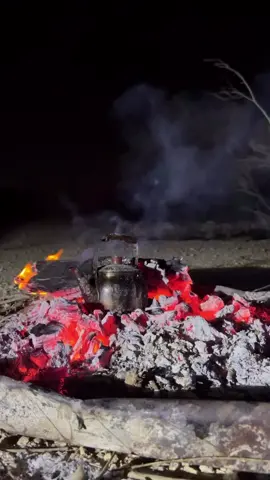 ‏وأستعن على صلاح قلبك بشِيء من العُزله ‏فالقلب يُفسِدھ الزحّام