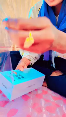 ما بتعرف تدلعها ولا تعيشها دلال أبوها ما تقول عليها ماديه إختار على حسب ميزانيتك وأمكانياتك ♥️💚دكتورتي الحلوه مبروك وتتهني💚🧡