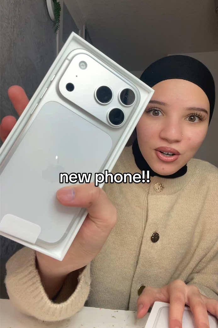 #iphone17pro #unboxingvideo #deenbuddy #iphone #newphone 