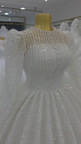 💍 أحلى فساتين الزفاف.. لأنكِ تستحقين التميز في يومك الكبير 👑 كل تفصيلة مصممة بحب وأناقة، من الدانتيل الفاخر إلى لمسة اللمعان التي تخطف الأنظار ✨ عيشي لحظة الحلم بفستان يصمم خصيصًا لك 💖 #فساتين_زفاف #عروس_2025 #فستان_العمر #تصميم_أنيق #عروس 