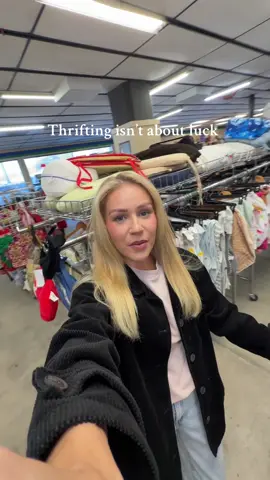 Found some gold today @Goodwill Industries Intl. #thriftingfinds #thrifting #thriftingtips 