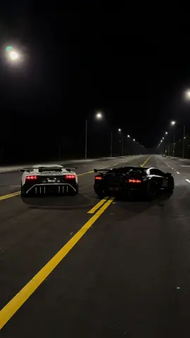 Rev battle between the SV and the SVJ  #fyp #aventador 