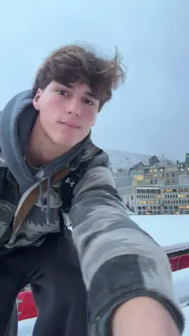 Xmas time #snow #mcgill #mtl #fy #maye 