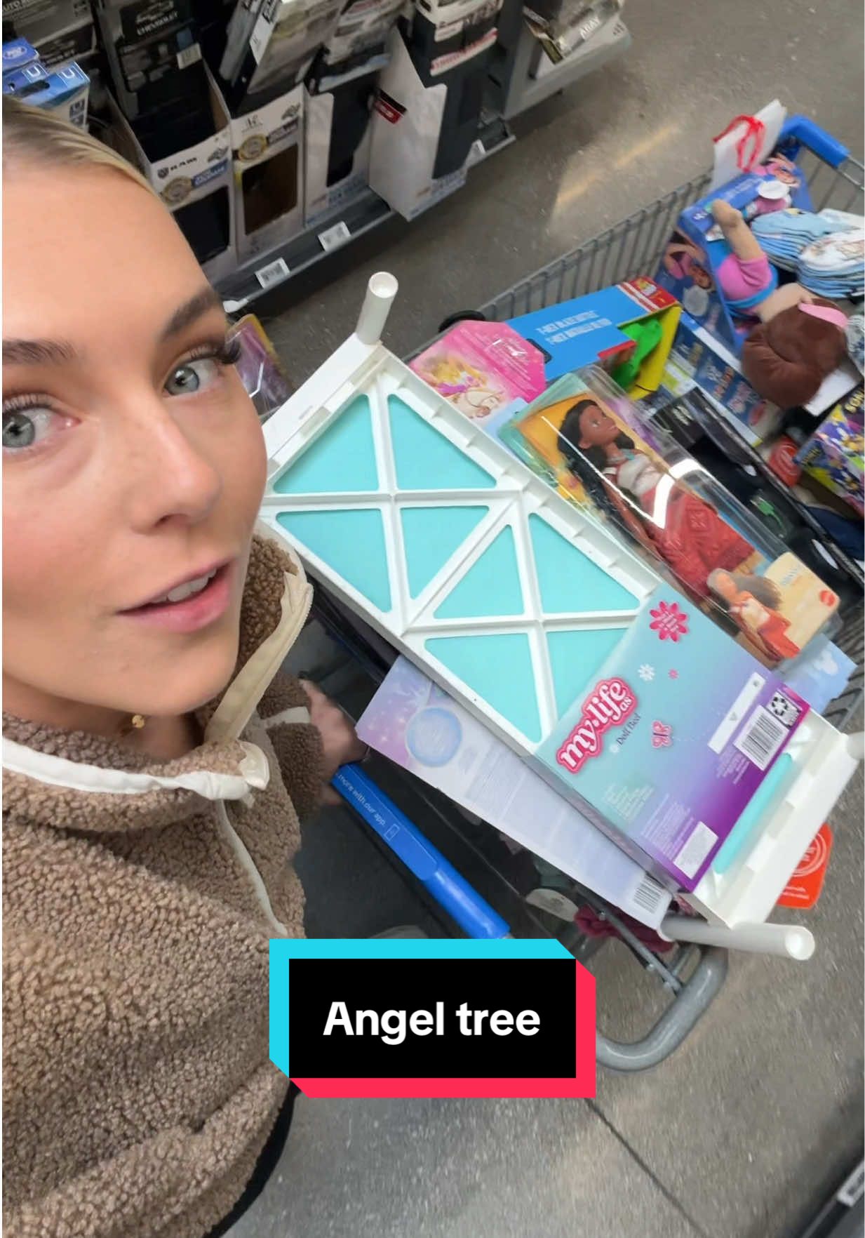 I love shopping for kids clothes 😋🫶🏻❤️🎄💚 #angeltree #walmart angel tree Christmas present shopping 