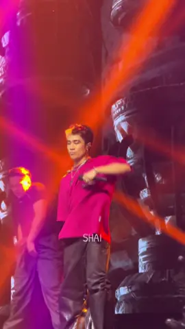 Si Ken po talaga ang nakakapag magnet at nakaka alis sa focus ng amo ko 🫣 sorry na Josh🫣  #sb19_ken #felip #sb19 #fypシ #sb19_josh 