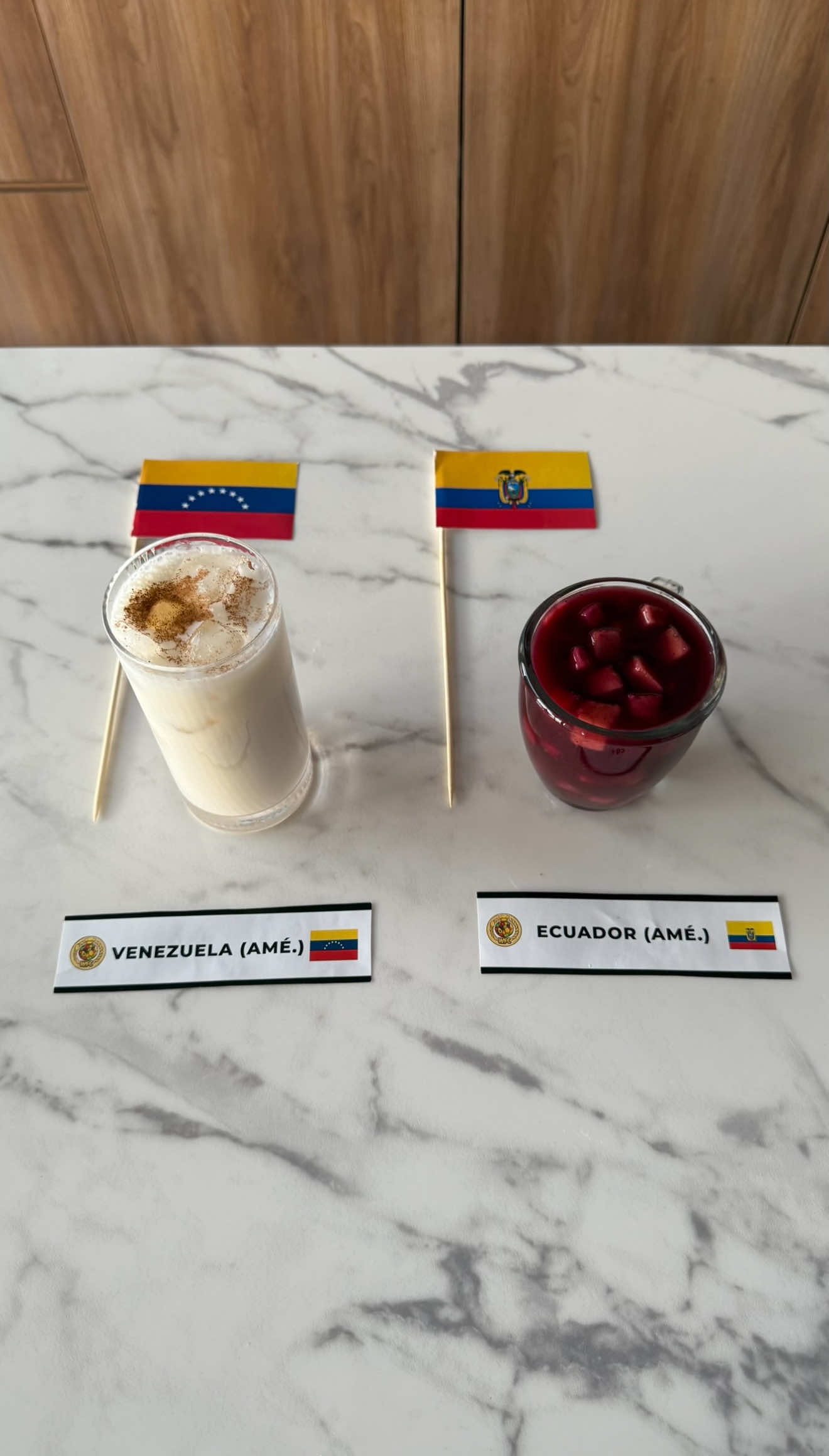 MUNDIAL DE LA GASTRONOMÍA - SEMIFINALES: Chicha de arroz 🇻🇪 vs Colada morada 🇪🇨 . Llegamos a las semifinales… y ahora se enfrentan las bebidas 🍶🔥 . Dos clásicos llenos de historia, sabor y tradición. Una cremosa y dulce, la otra frutal y especiada. Solo una avanza a la gran final 👀 . 👉🏼 Votación abierta en este video! 👉🏼 Tenés 1 semana para elegir (cierra el 19/11). 👉🏼 El ganador pasa A LA FINAL, donde los representará otro plato 🏆 . Ya no falta nada para conocer al campeón del Mundial de la Gastronomía, de qué lado estás? 😍👇🏼 • #recetas #worldcup #mundial 