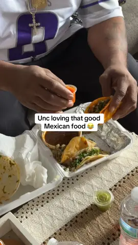 Who else wants some good authentic Mexican food #mexicanfood #FoodTok #vikingsfan #uncle #fypシ 