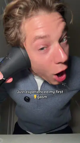 Cannot explain how good this ear cleaner feelers. Like the inch in your head that you finally scratched #earcleaner #earirrigation #earwax #tiktokshopblackfriday #tiktokshopcreatorpicks 