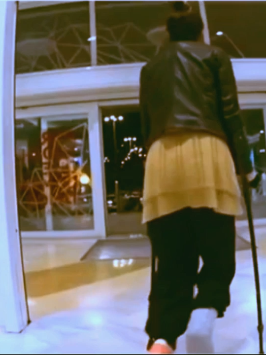 #gipsfuß #cast #crutches #krücken #platre #gips #gesso #socks