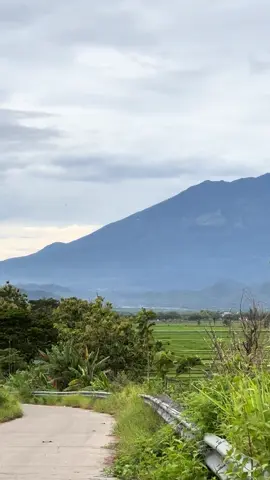 3 pemandangan yang sangat Cantik sekali ⛰️  #gununglawu #gunungmerapi   #pemandangan #fyp #sragen24jam 