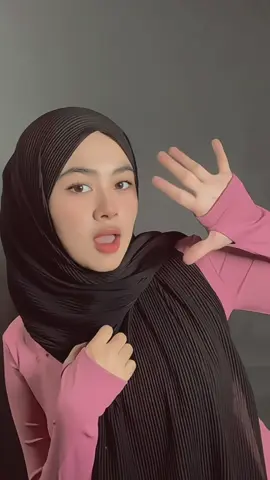 outfit joggingmuuu!😋🩷  #outfitjogging #jaketantiuv #antiuv #outfitcheck #fypage 