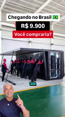 CASA MODULAR PRÁTICA E ACESSÍVEL NO BRASIL! Imagina contar com uma casa modular que chega prontinha no caminhão e é montada rapidinho no seu terreno. Moderna, funcional e custando menos de R$10.000! E o melhor: já disponível aqui no Brasil. Me diz aí… você moraria em uma dessas? Comenta aqui embaixo! #CasaModular #ArquiteturaModerna #InovaçãoNaConstrução #eu.ricardosantana #ConstruçãoSustentável