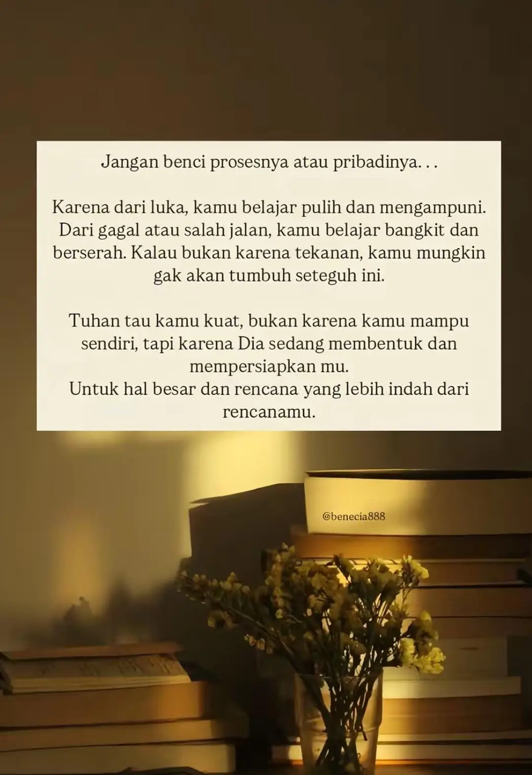 Tuhan Selalu Memberikan Yang Terbaik😊