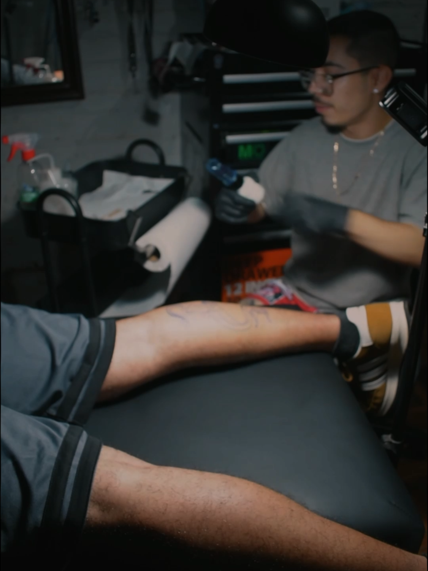 TATUE A UN VIEJO AMIGO#DJI #temazo #edit #tattoo #MUSICA #tatuaje #tatuador #fypp #elsalvador