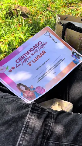 E finalmente aconteceu! 🥳💖 No dia 11 de novembro, no pátio do Planetário, o público escolheu quem era a Sappha mais Sappha da UFRGS. ✨ Organizado e realizado pela Twin-sz (eu e @Renata), também tivemos o prazer de contar com a ajuda do @ufrgspaquera e @dacom_ufrgs (no ig) na divulgação.  🤩 Agradecemos todas as participantes pelas suas incríveis performances lésbicas e também à plateia, que tornou o momento mais bonito e acolhedor. Esperamos que todos tenham se divertido durante a competição e ficado com um gostinho de quero mais! 😋💗 #ufrgs #competicao #lesbica #performatica #sappha 