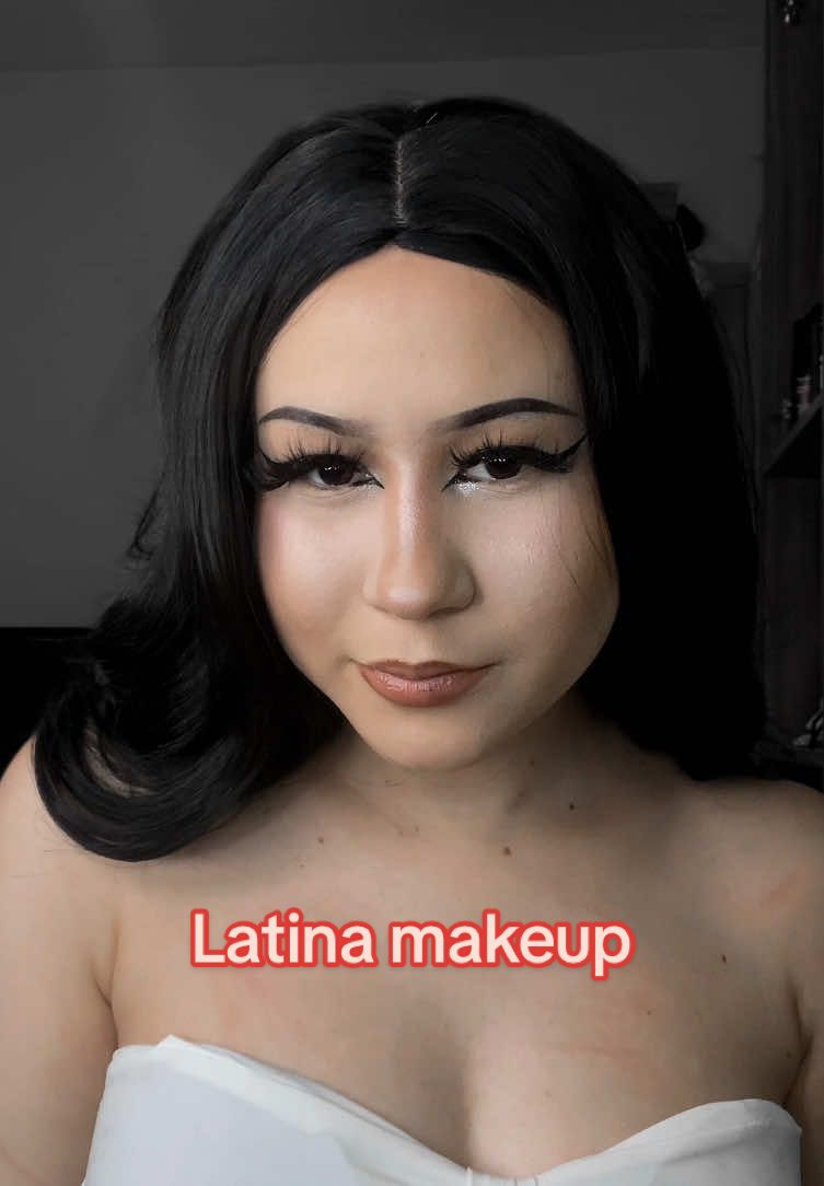 Dia 1 fazendo maquiagens que eu nunca faria - latina makeup #latinamakeup #trend #makeup #desafio #fyp 