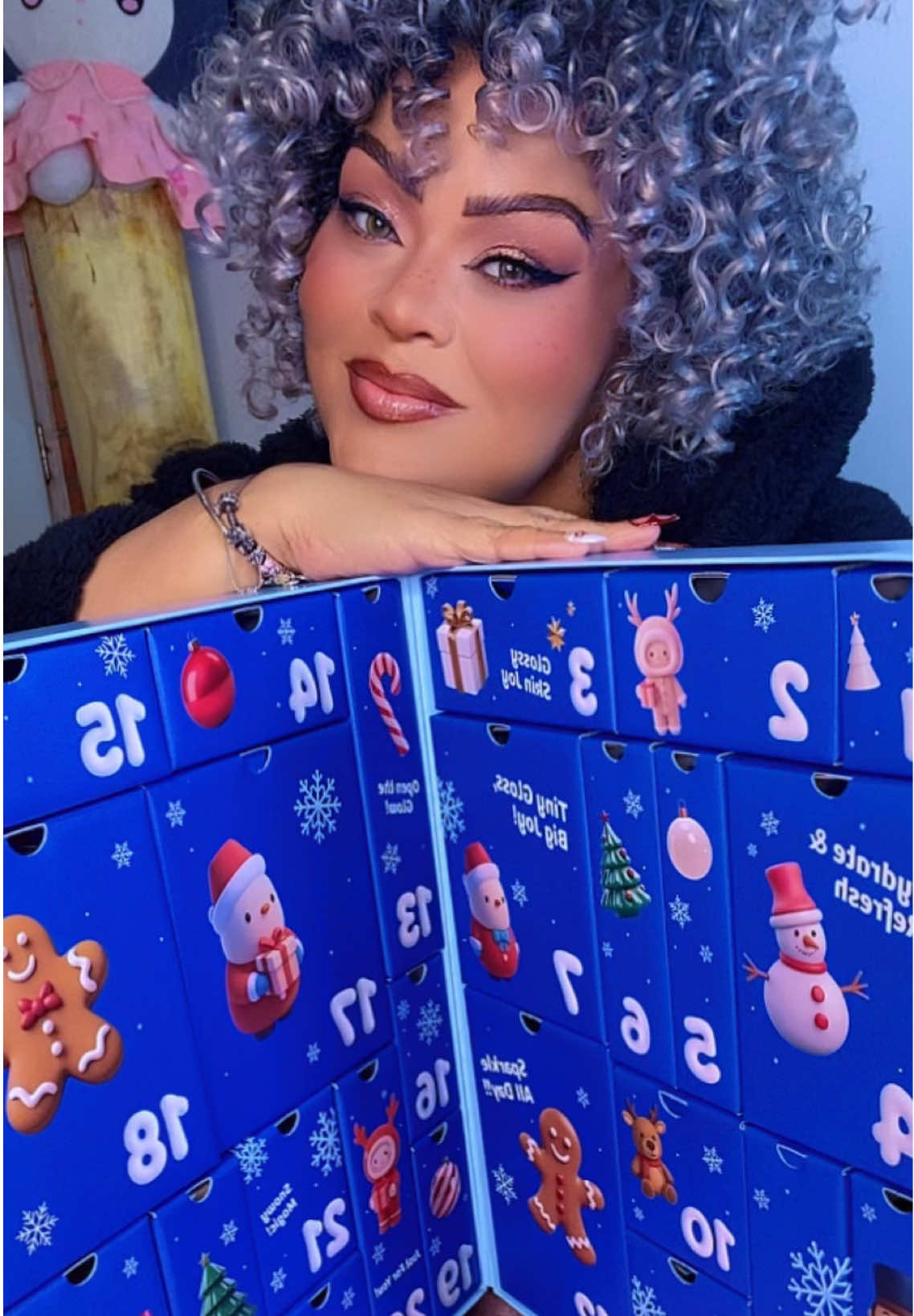 Te presento el calendario de adviento de @stylekoreanus valorado en 700USD pero dejándolo como calor final de 160USD está súper completo los mejores productos para el cuidado de la piel Coreano. No te puedes perder este calendario de 35 productos 24 en tamaño full size y 7 en travel lo ame demasiado ❤️❤️ Consíguelo en Www.Stylekorean.con #stylekoreanamb_novemberbox #kbeauty #adventcalendarbox #stylekoreanbox #koreanskincare