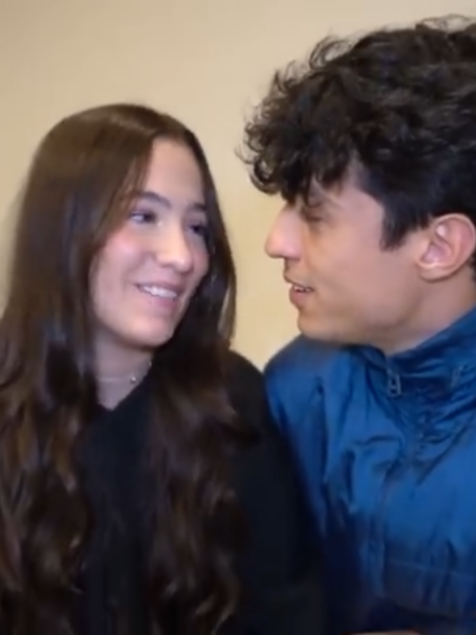 Cauã diz pra Julia que eles vão demorar se ver novamente #juliapimentel #caua #casal #distancia 