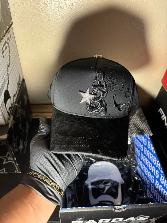 BARBAS “LOOK AT ME” Drop  B-STAR GRAFFITI  Full Set-$145  Includes Box and Dust Bag  Dm To Buy 📲