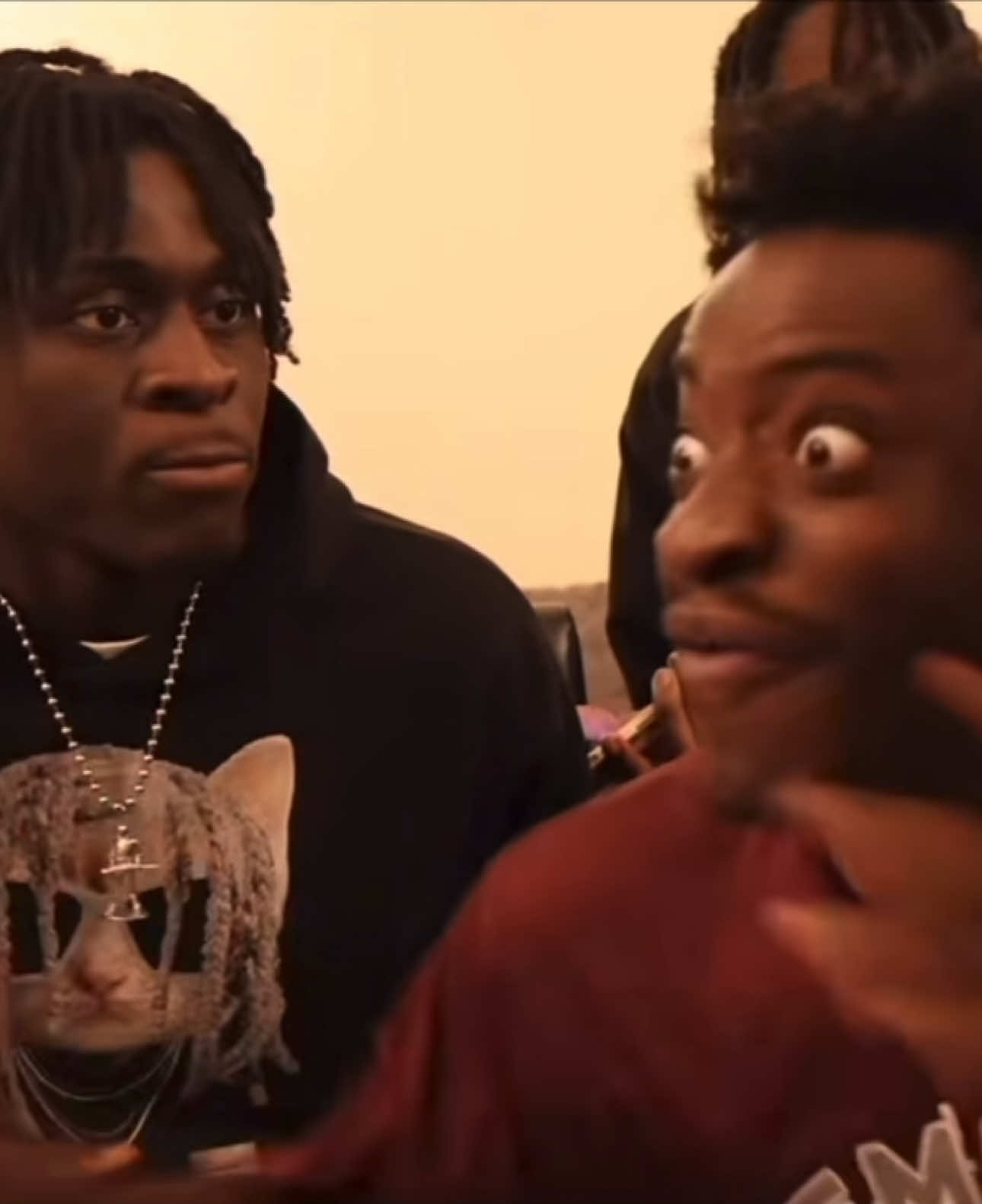 This is the best crashout debate over the topic of water, is water wet?!?🤔🧐😂🤣😅