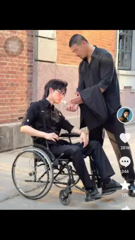 gara gara penasaran dracin yg lewat di iklan tiktok ,yg judulnya cinta manis menyinari hidup karna aktornya gantengg😭🤏🏻  nonton sampe tamat dan akhirnya ter mingye mingye dehh sampe download apk douyin (tiktok china) buat mantauin diaaa😭😭😭🤏🏻 #cintamanismenyinarihidup #zhoulingfeng #dracin #fyppppppppppppppppppppppp #fyp 