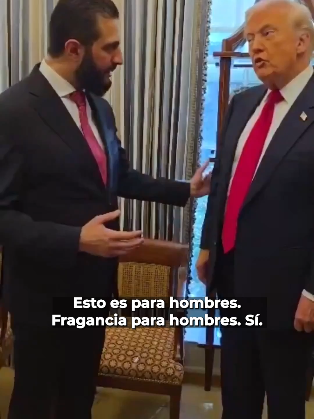Trump bromea con el presidente de Siria: “Con ustedes nunca se sabe”, tras regalarle una loción para él y otra para su esposa. #Latinus #InformaciónParaTi