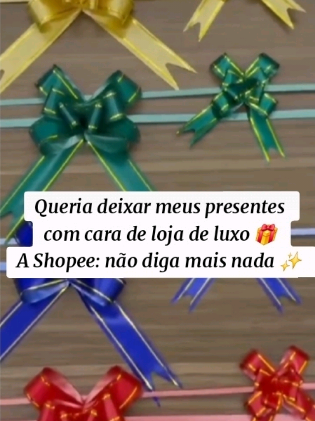 Deixe seus presentes com cara de loja de luxo com esses laços mágicos. Quer o link? Comente aqui 