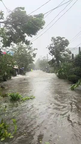 hujan angin sangat kencang 