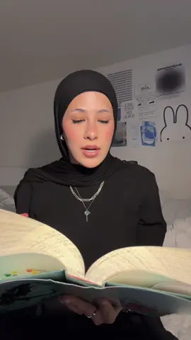 my dusty moth ☹️