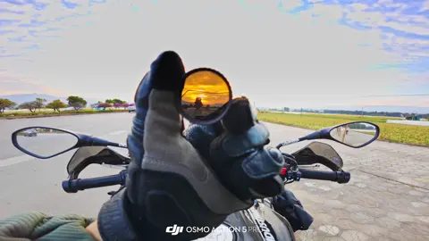 Take your moto vlogs to the next level 🏍️✨ Attach an ND filter to Osmo Action 5 Pro for smooth, cinematic motion shots. #djiosmo #osmoaction5pro #motovlog #ndfilter #fyp #trends