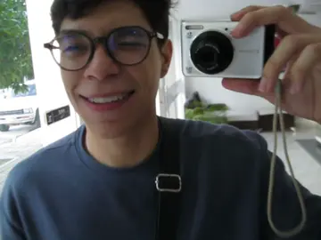 Mi cámara y yo, yo y mi cámara   #digitalcamera #memories 