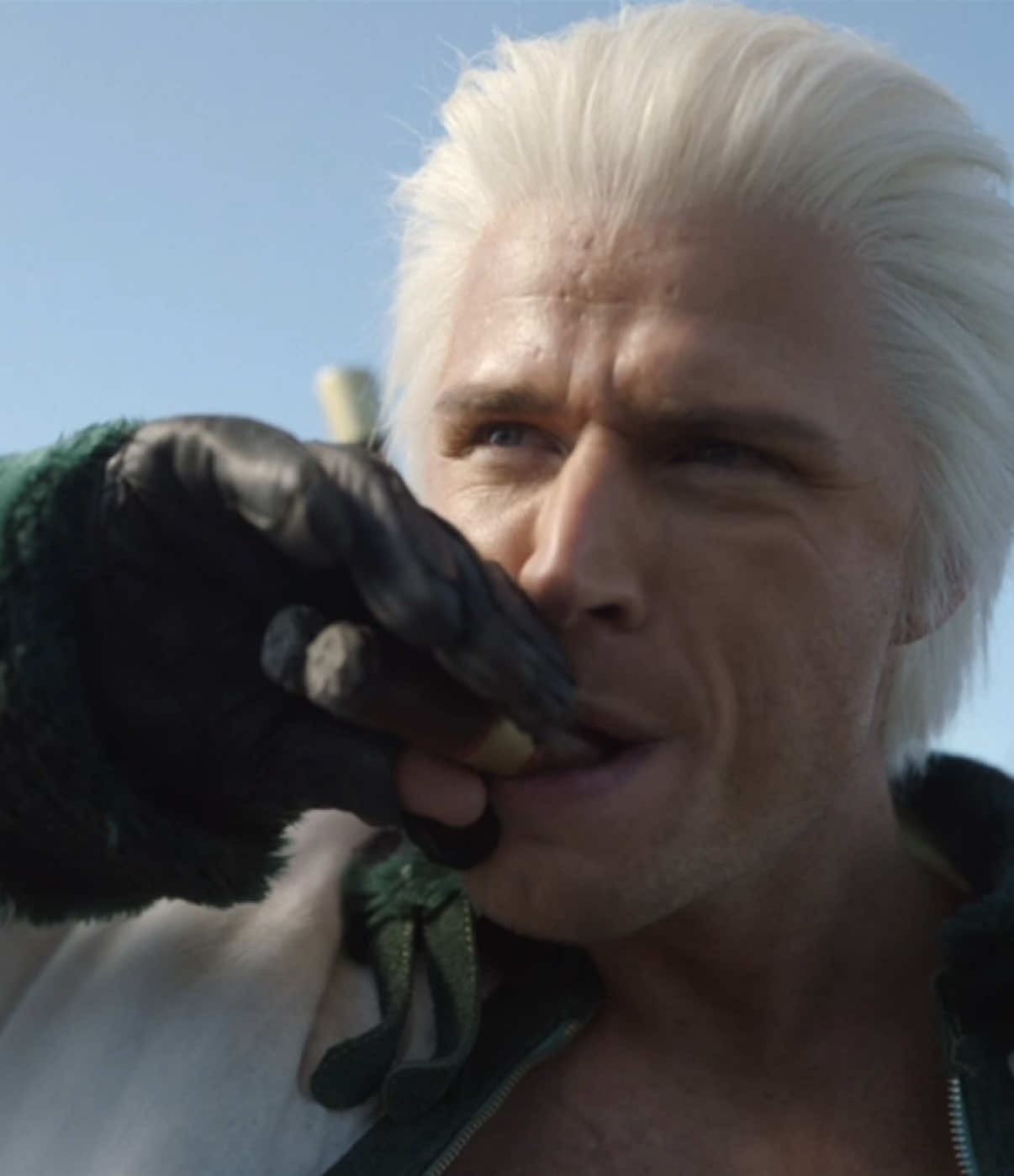 From the haze of Loguetown’s docks, justice rolls in! 🏍️ Captain Smoker has arrived! 😶‍🌫️⚓️