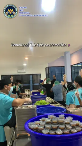 Semangat paginya biar kerasa banget guys 🤩🕺👌🏻✨  #mbg #makangizigratis #sppgbarosjayamekar2 #sppg #fyp 