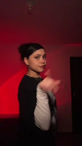 Ela sabe??? #theweeknd #abel #mothtoaflame 