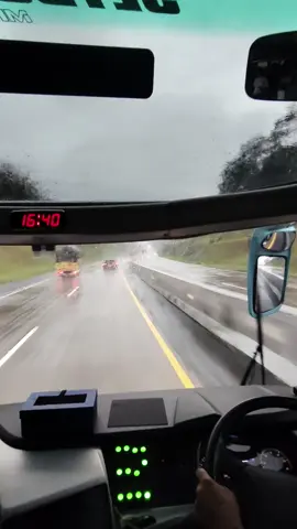 unsum udan ngene iki...ojo sampe salah golek gon ngeyup bolo... #jb5 #fypシ #bigbirdpariwisata #fyp #busmaniacommunity 