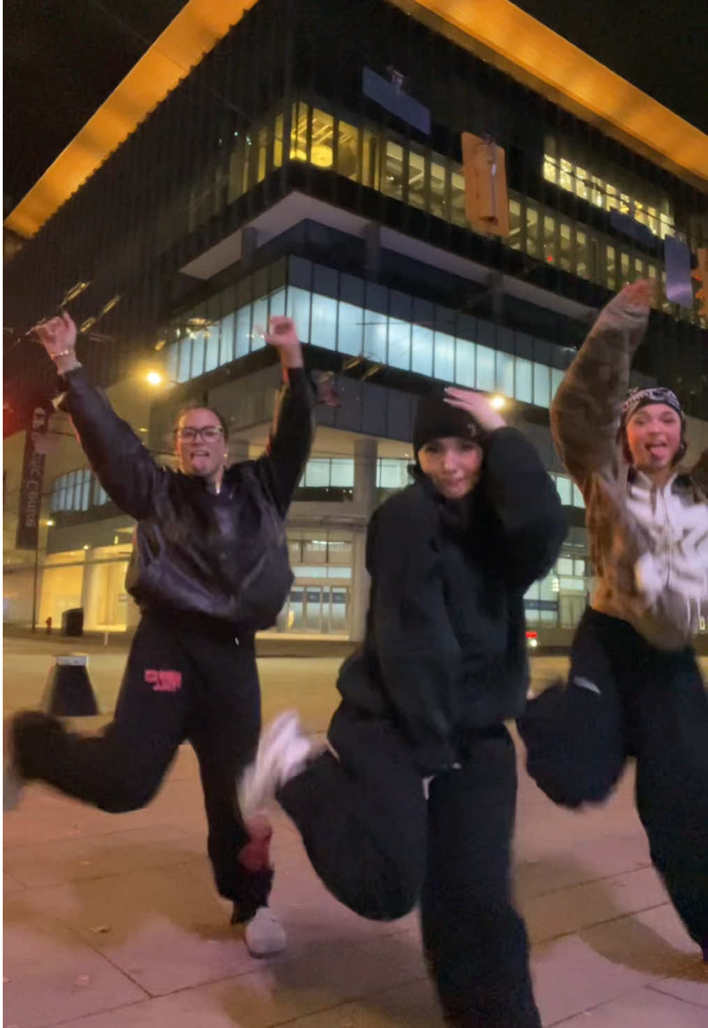 Break emmm 😈 #fyp #trio #vancouver #tiktokdance #hiphop @Reese_Hatala @sadie 