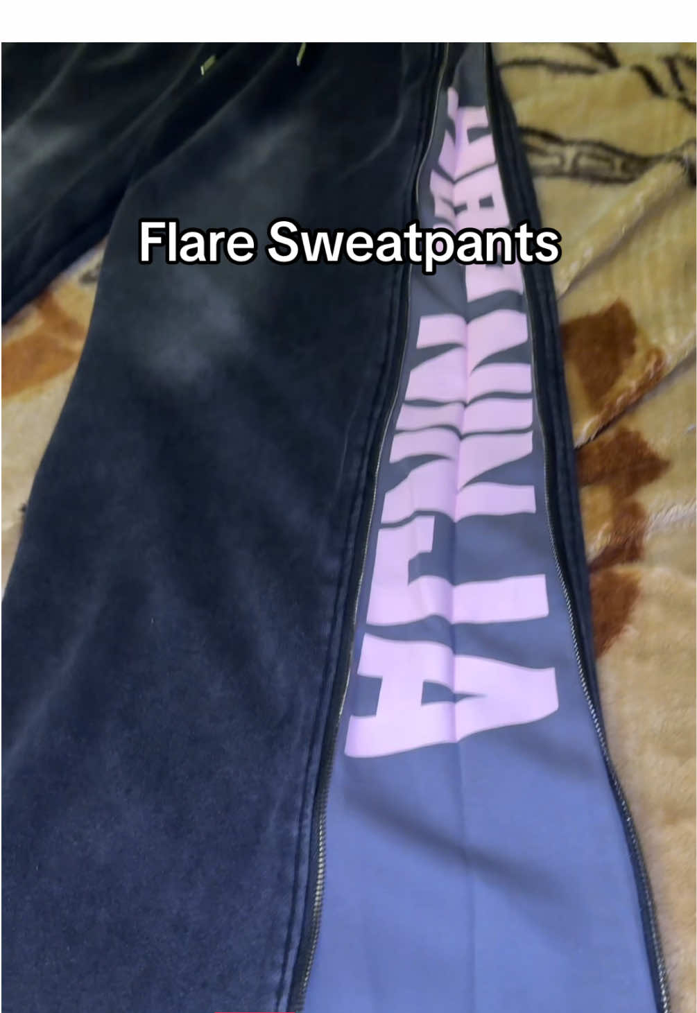 #flarepants #flaresweatpants #sweatpants #tiktokshopblackfriday #tiktokshopcybermonday 