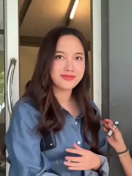 พี่ก็ถนัดถือเค้กซะด้วยสิ ☺️  #srchafreen #freensarocha  #4elements #บ้านวาทินวณิช 