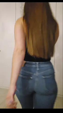 nie ma to jak Lee 😝 czy waga rośnie czy maleje, elastyczne spodnie sobie radzą 🤣 #dc #fyp 