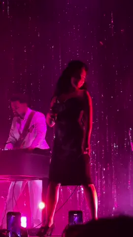 she’s such a cutie @J E S S I E  M U R P H #jessiemurphhh #perth #metrocity #sexhysteriatour 