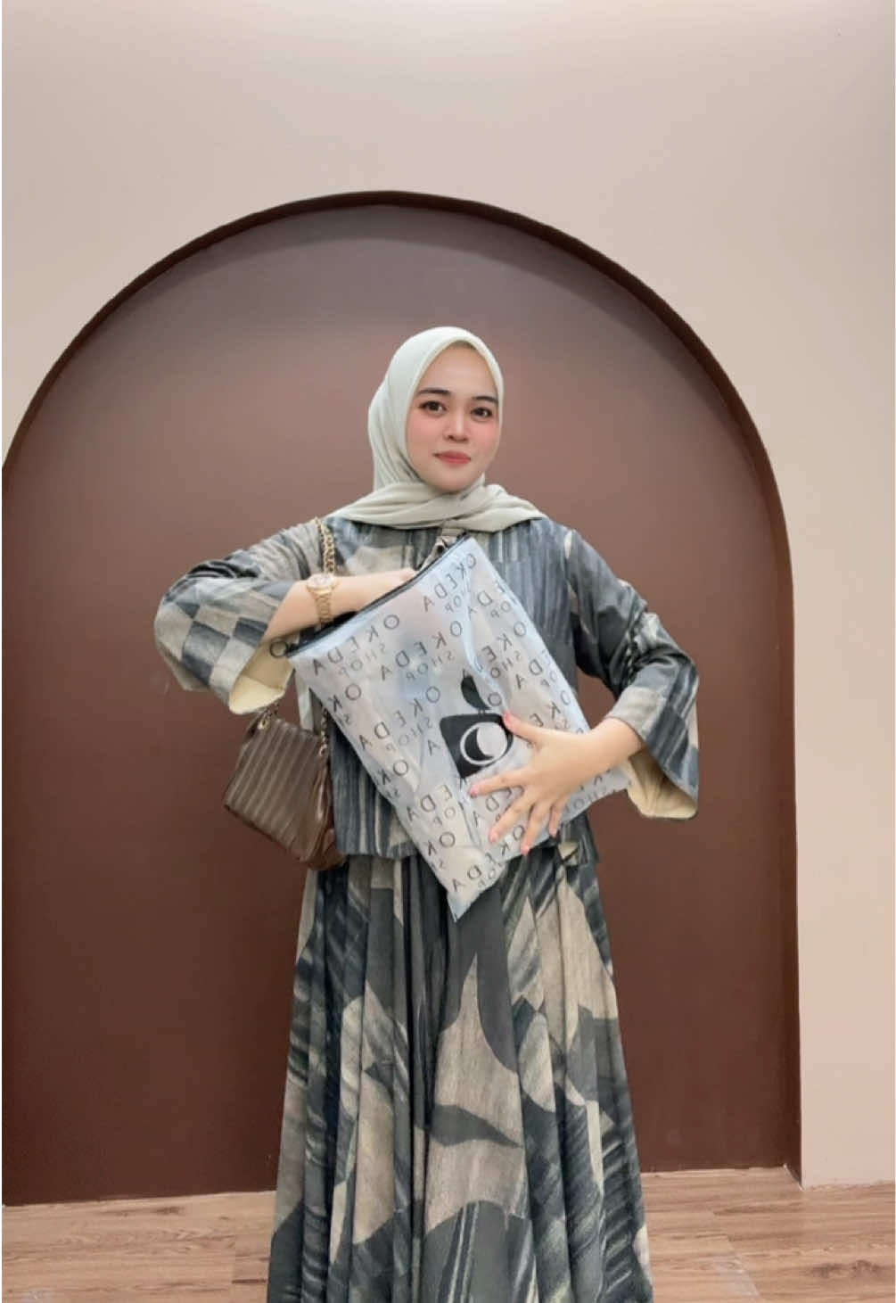 Gas besbie launching di #like yhaaa😚😚