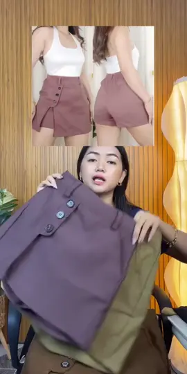 It's both! The KAYCIE skirt shorts have pockets and belt loops! Plus sizes are available, mga sissy!