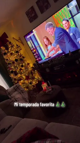 Christmas season 🎄🧑🏼‍🎄🎅 #christiantiktok #christmas ##navidad #90sthrowback #christmasgiftideas 