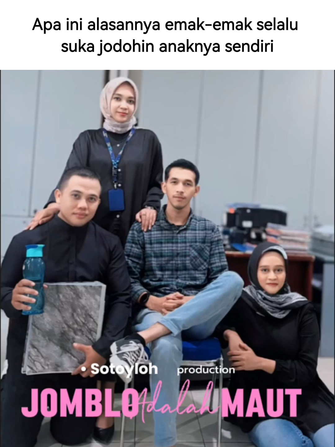 Udah denger kan guys? Jomblo itu 'Maut'! 💀😂 Makanya, sebelum 'diambil' malaikat, mending 'diambil' emak-emak buat dijodohin. Siapa yang tiap hari ditanya, 'Kapan nikah?' angkat tangan! 👆 #iparadahalahmautmdtv #palingdramaiparadalahmaut #mdtvpalingdrama #palingdramamdtv #dramadimdtv